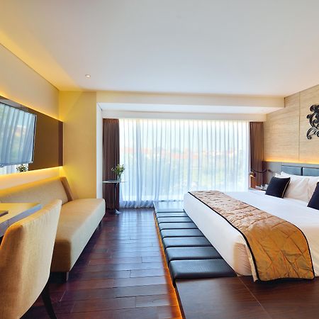 De Vins Sky Hotel Seminyak Екстериор снимка