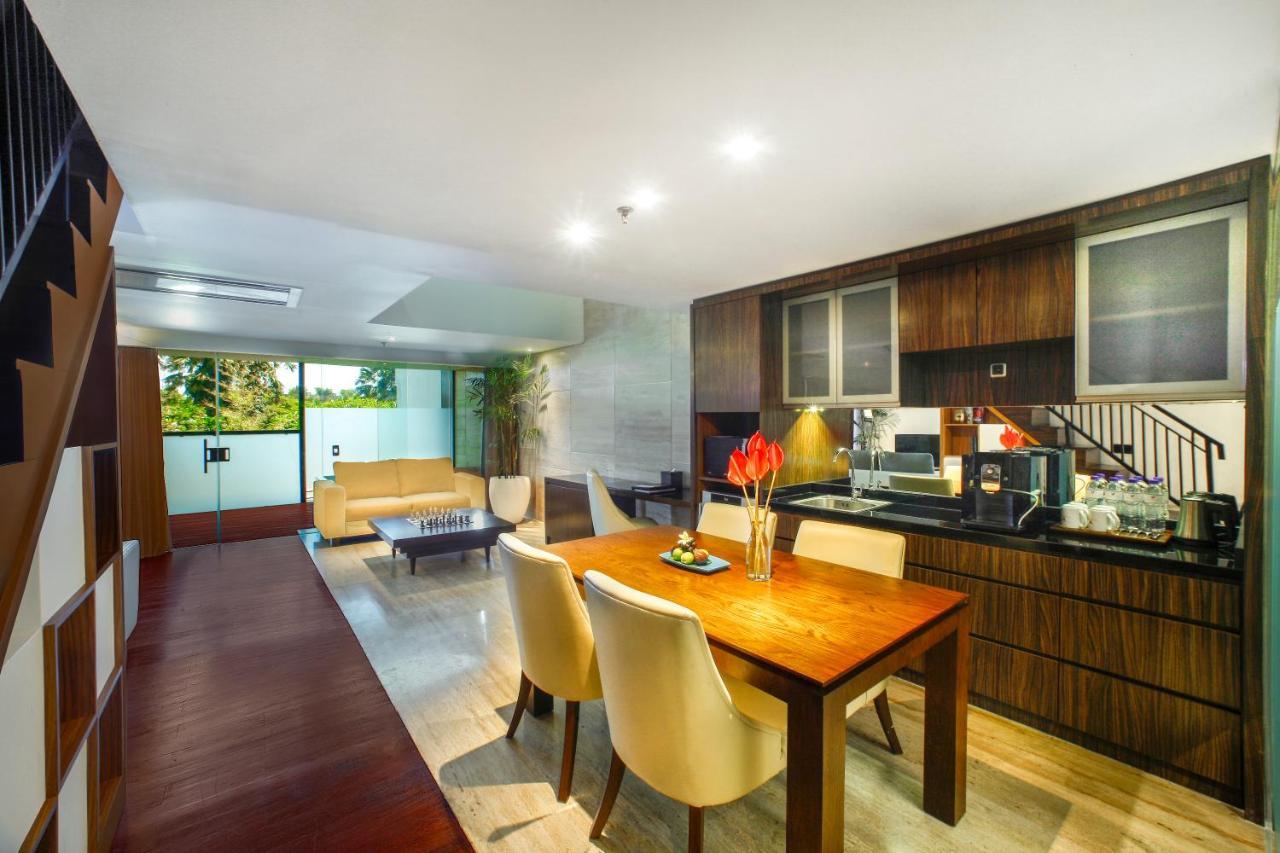 De Vins Sky Hotel Seminyak Екстериор снимка
