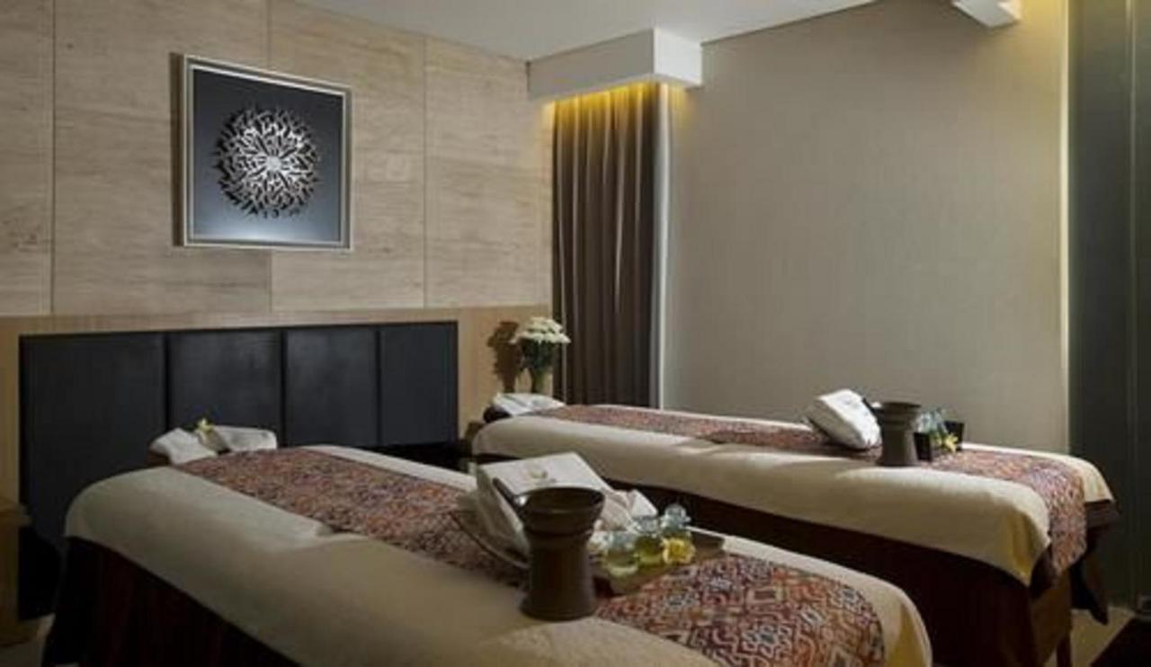 De Vins Sky Hotel Seminyak Екстериор снимка