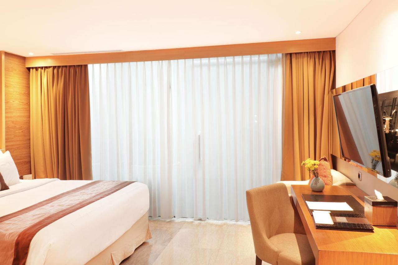 De Vins Sky Hotel Seminyak Екстериор снимка